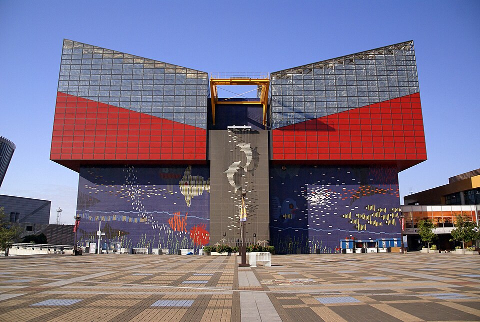 A photograph of Osaka Aquarium Kaiyukan