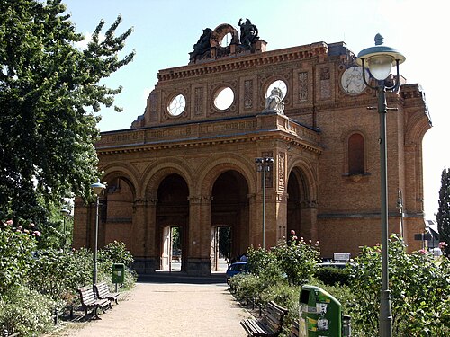 Portikus des zerstörten Anhalter Bahnhofs