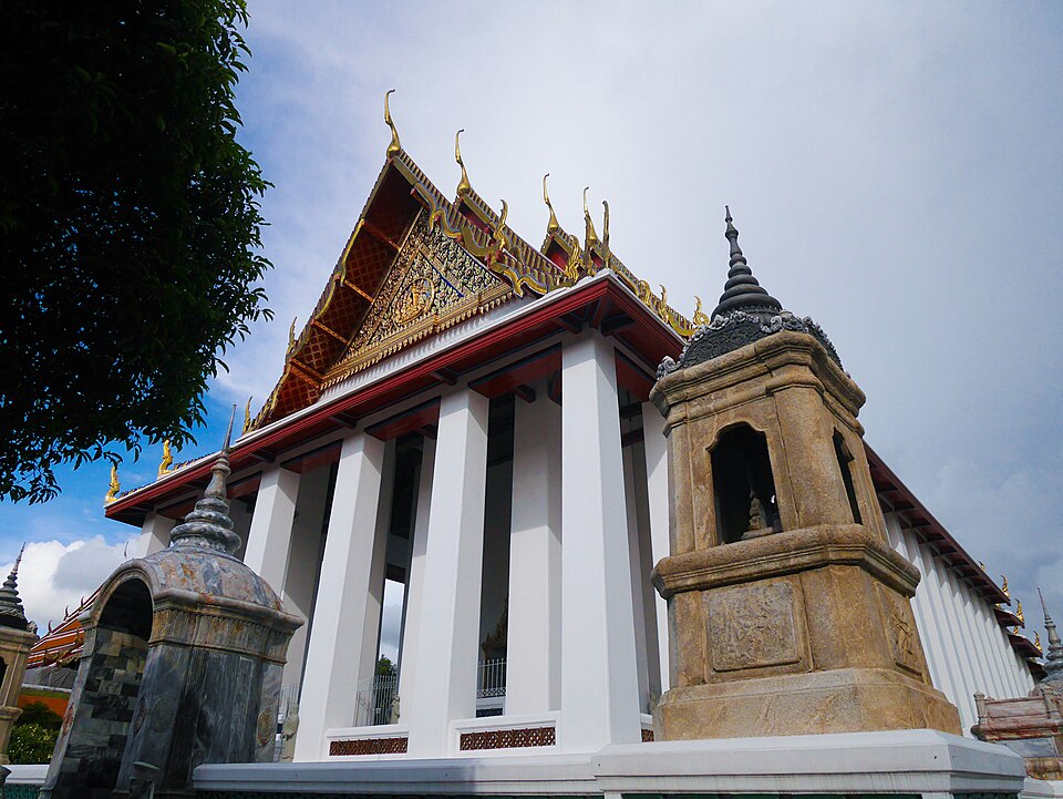 A photograph of Wat Suthat