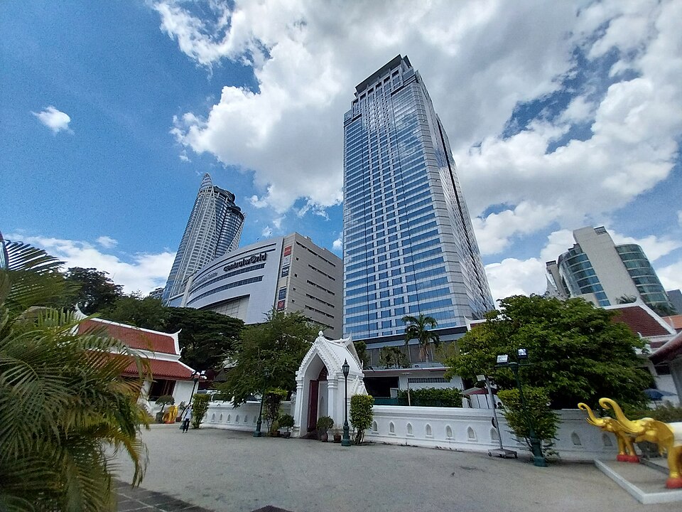 A photograph of Wat Pathum Wanaram