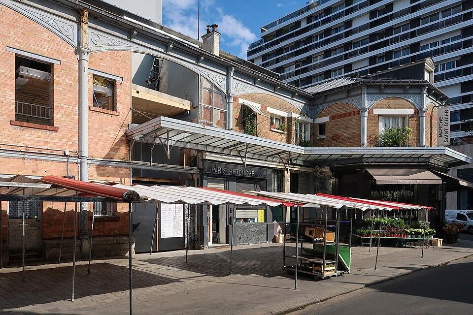 A photograph of Marché couvert Saint-Didier
