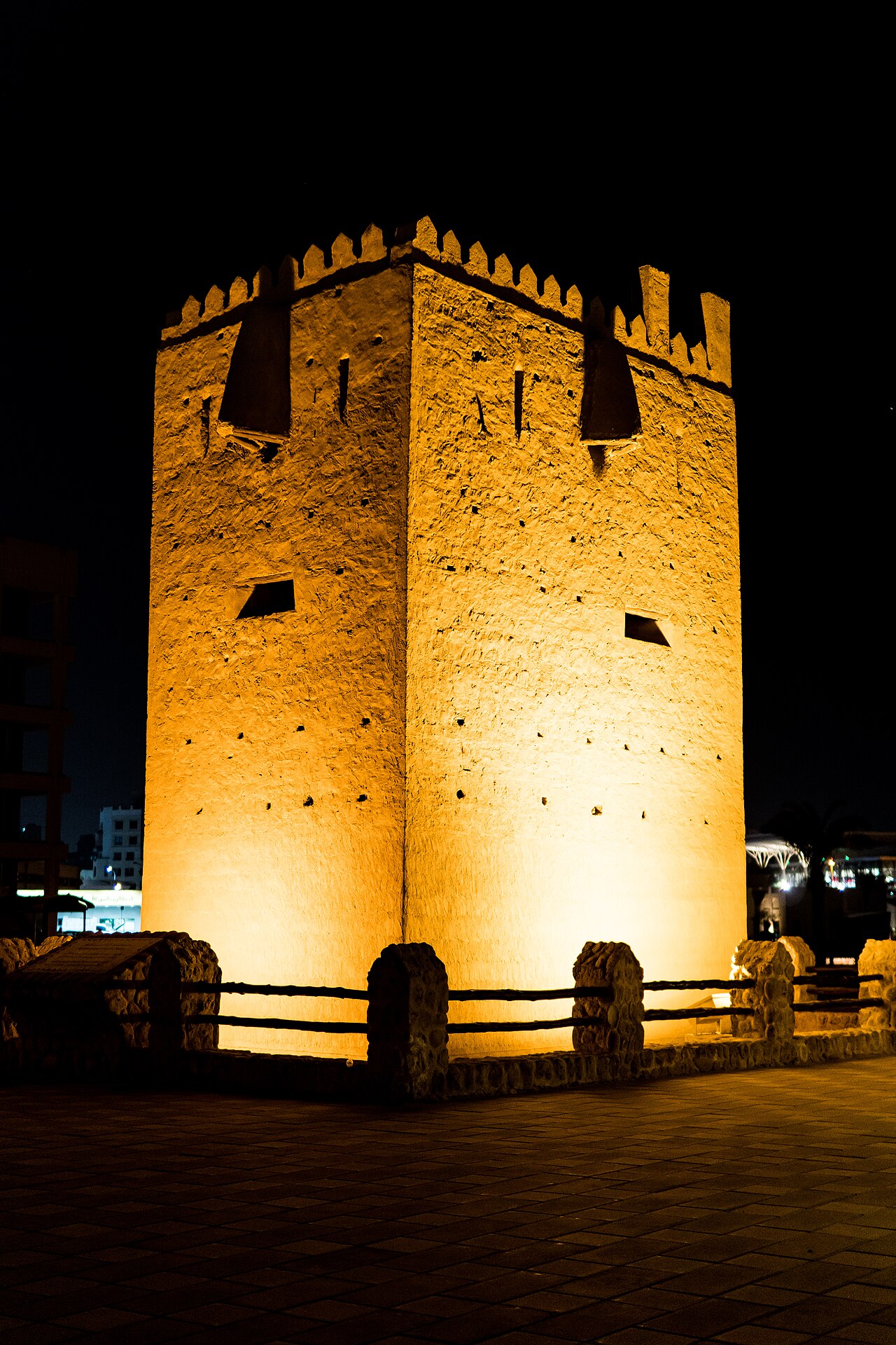 Al Shandagah Watch Tower의 사진