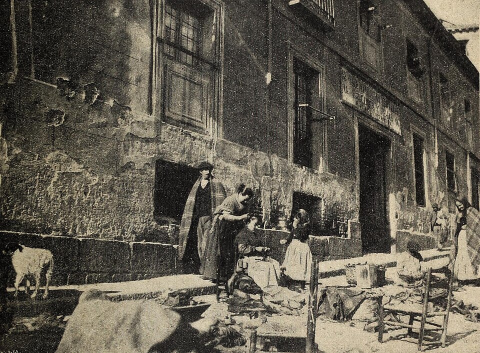 A photograph of El Rastro