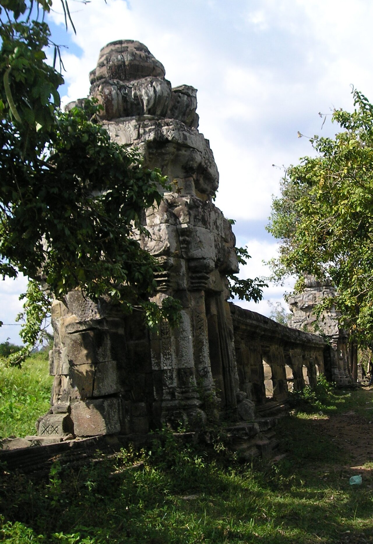 Prasat Mebon Khang Lech