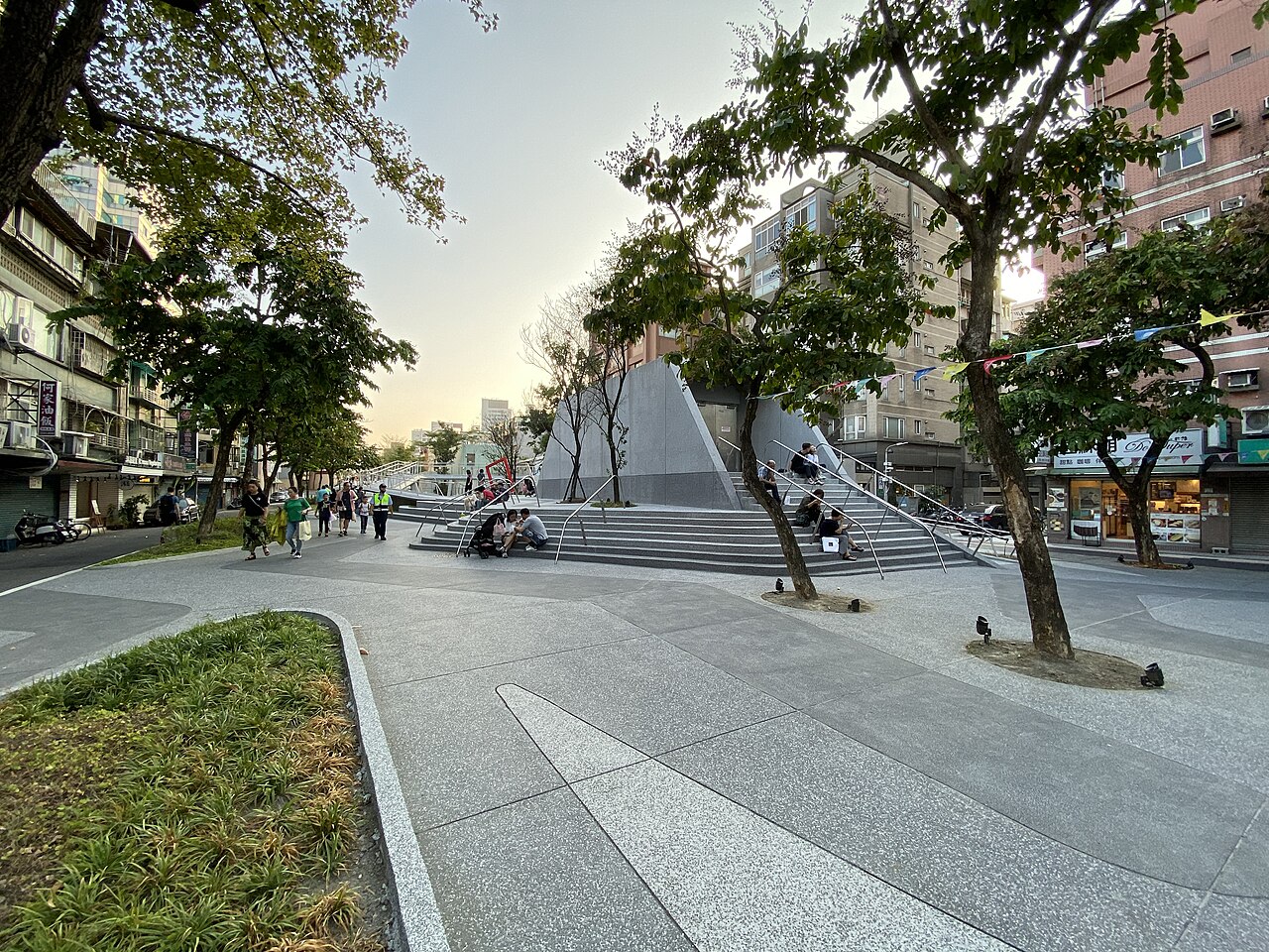 Xinzhongshan Linear Park