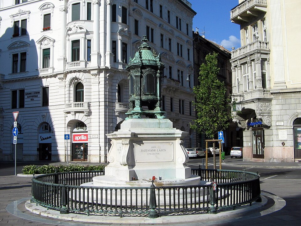 A photograph of Batthyány's sanctuary lamp