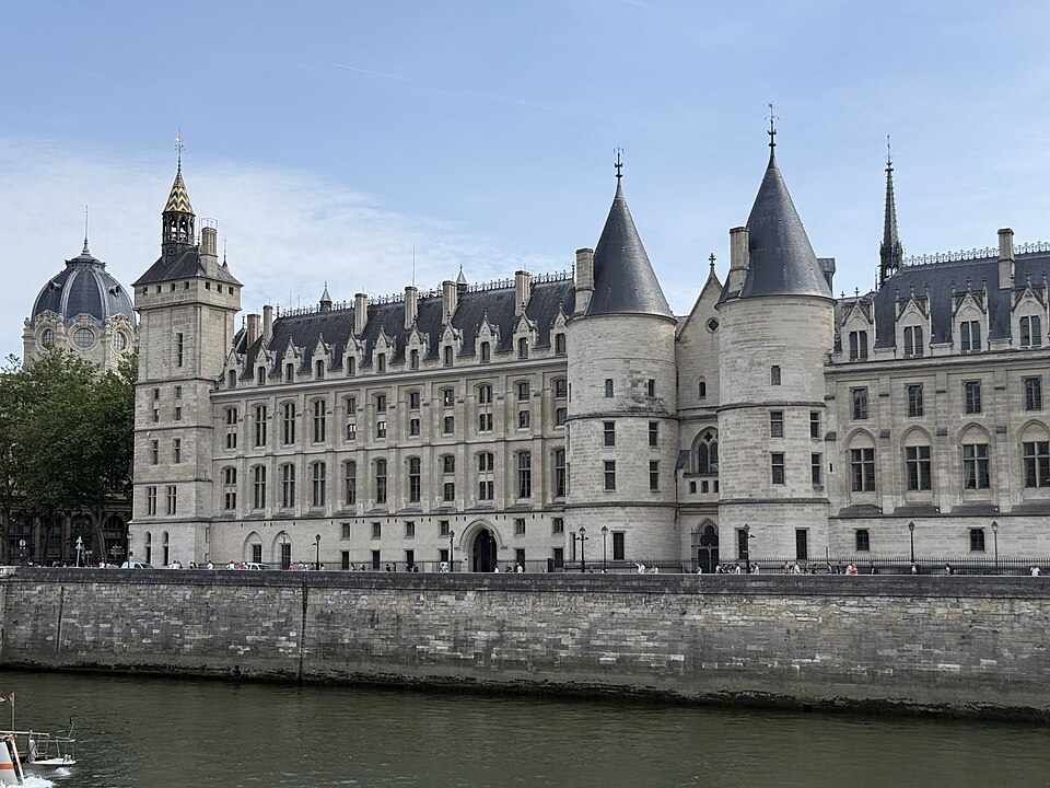 A photograph of Conciergerie
