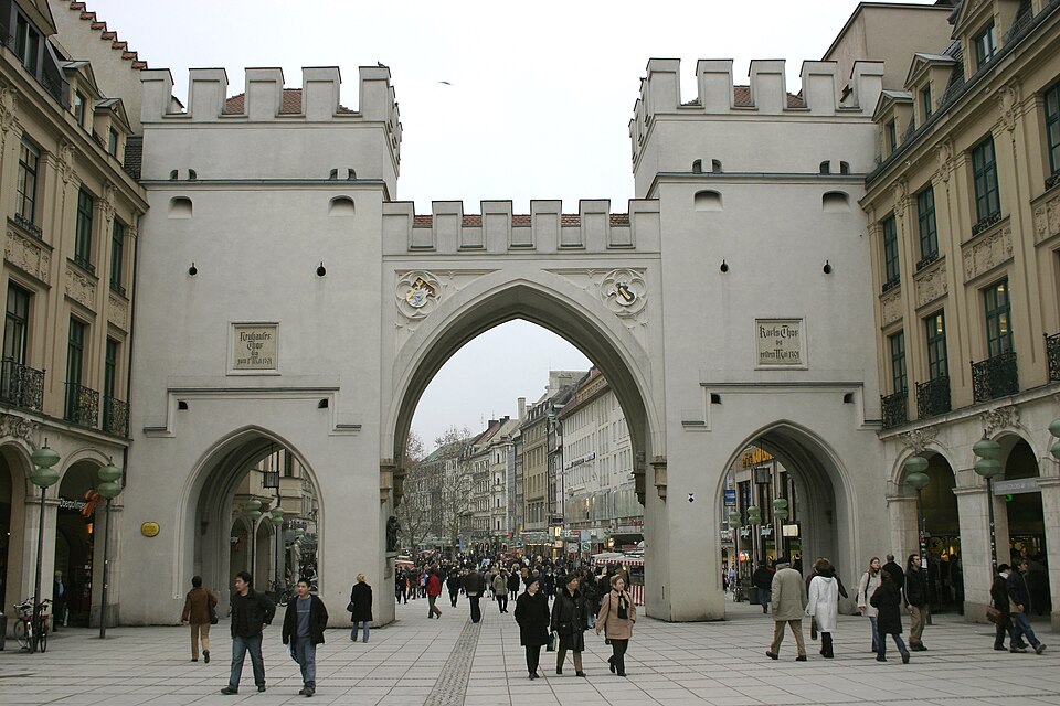 A photograph of Karlstor (München)