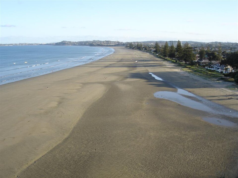 Ōrewa Beach