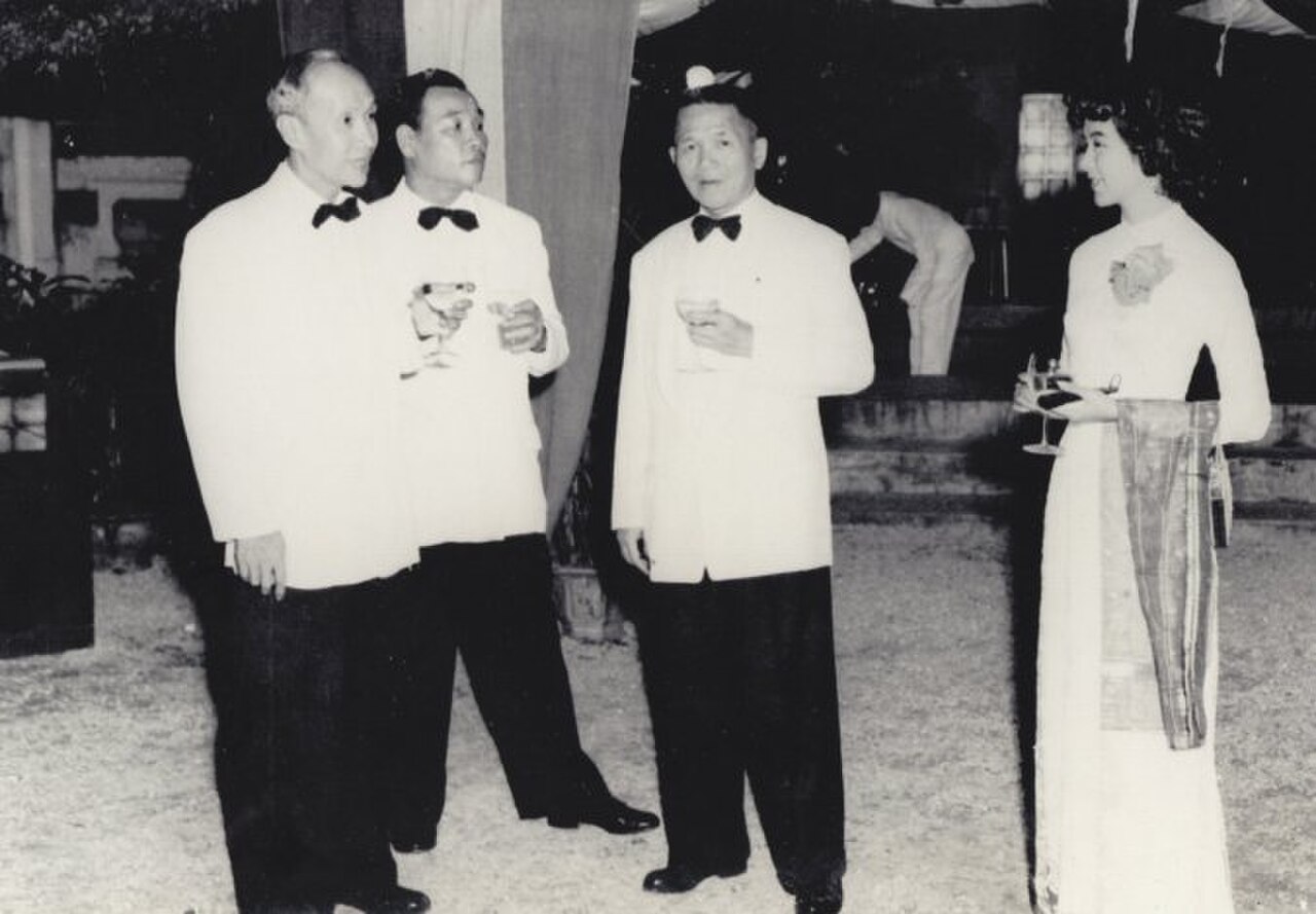 A photograph of Cung Đình