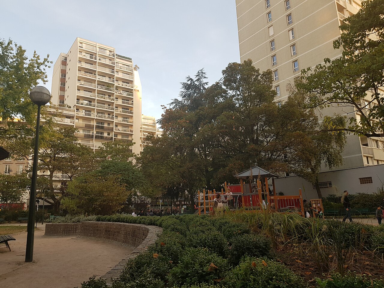صورة square Alésia-Ridder