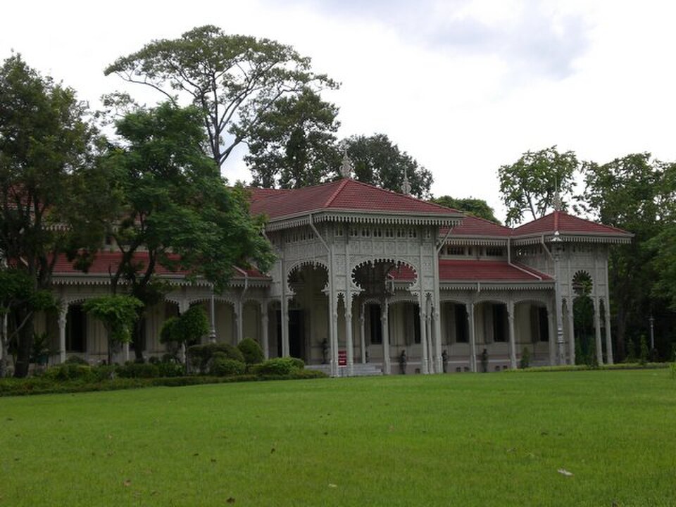 A photograph of Abhisek Dusit Throne Hall