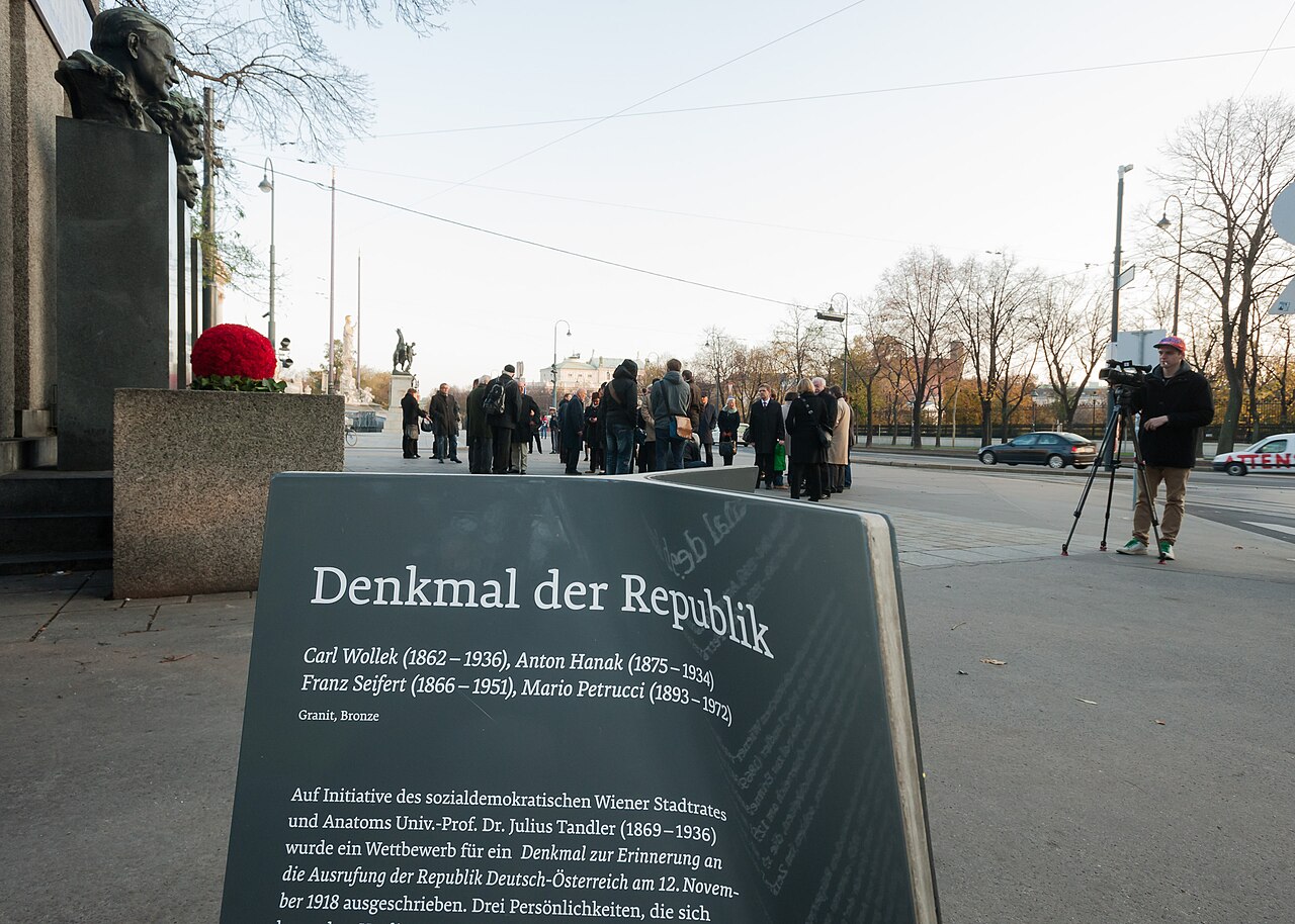 Une photographie de Denkmal der Republik