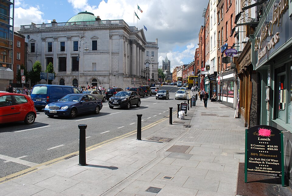 A photograph of City Hall