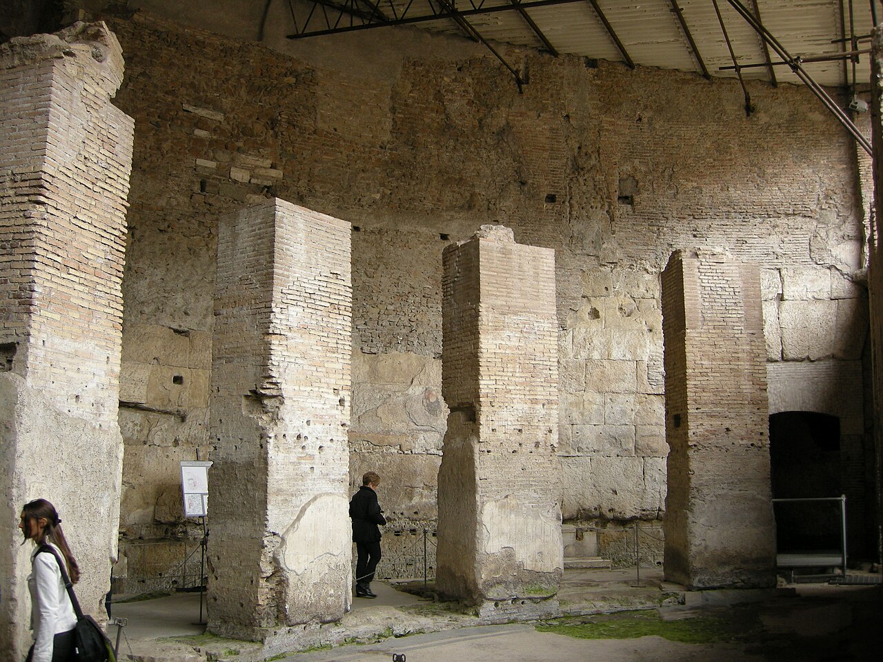 صورة Exedra
