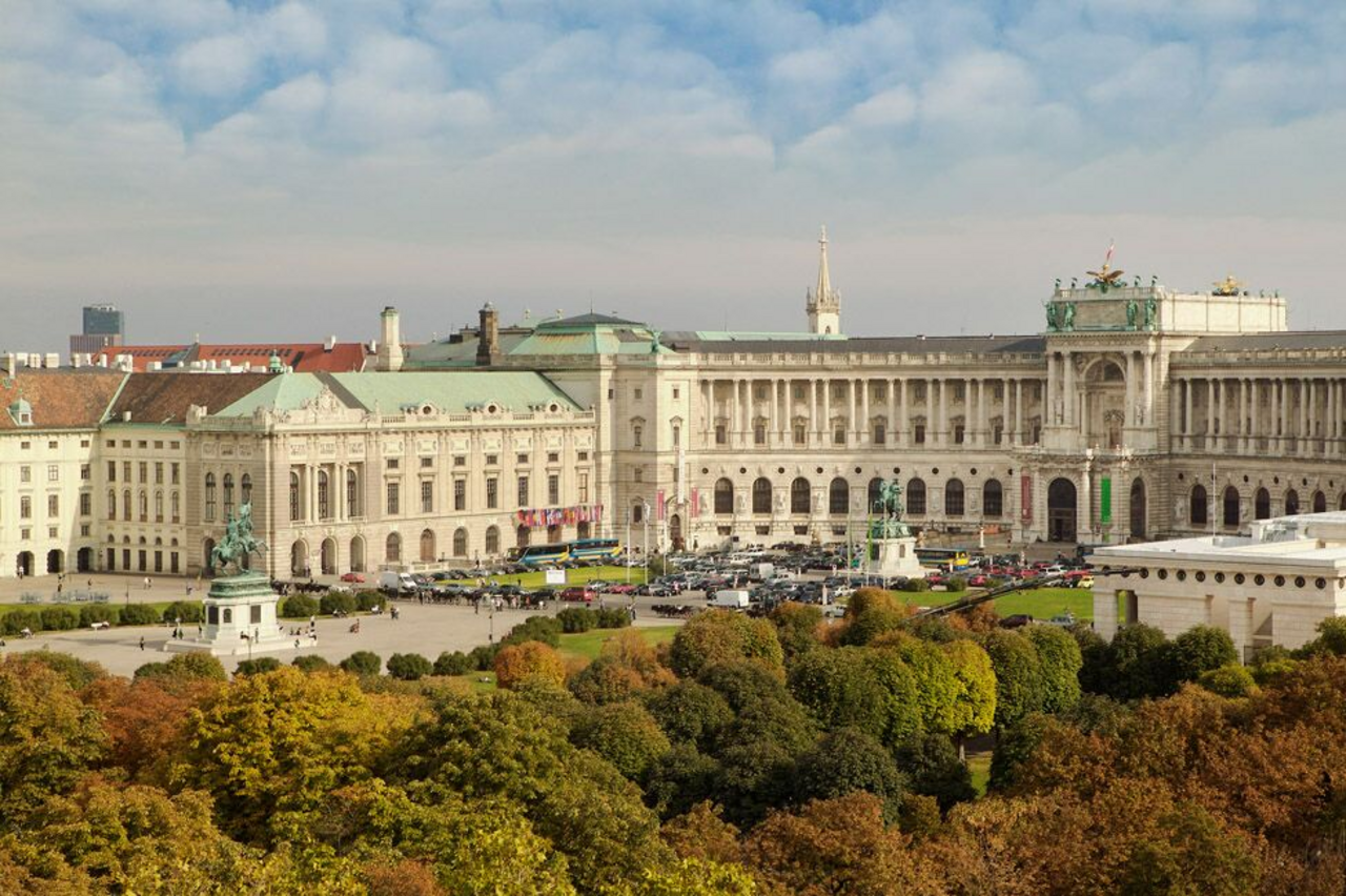 Una fotografía de Heldenplatz