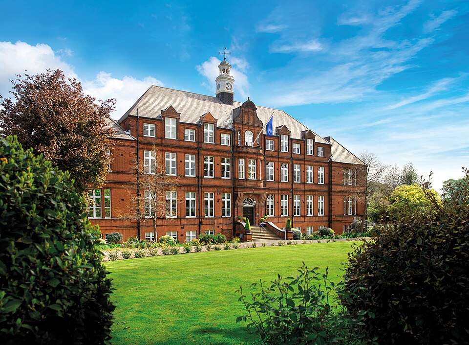 A photograph of Alleyn's School