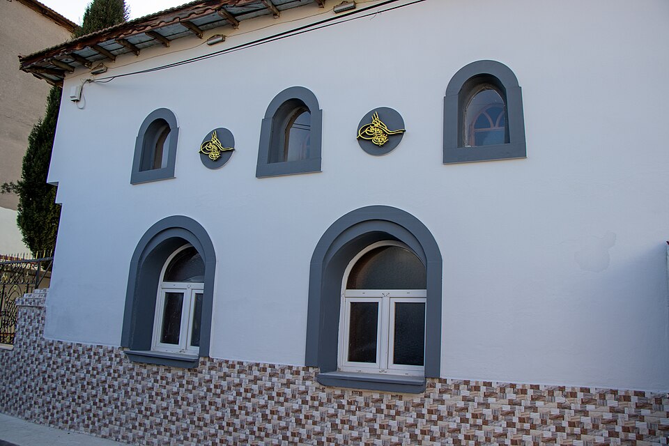A photograph of Köfünlü Camii