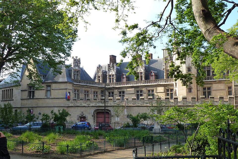 A photograph of Musée de Cluny