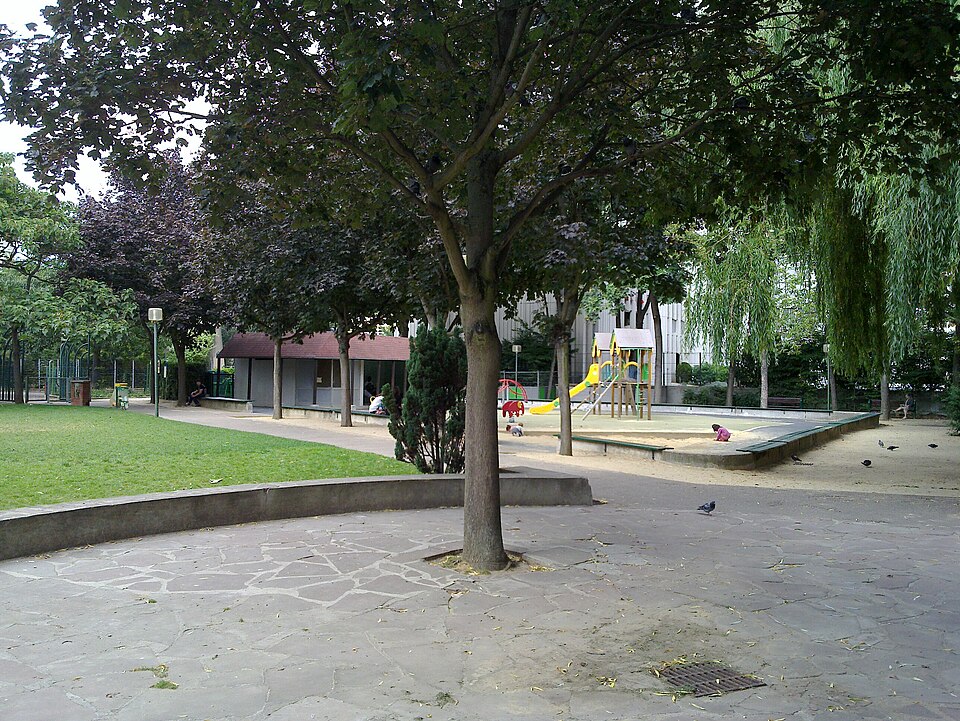 A photograph of square Jean-Cocteau