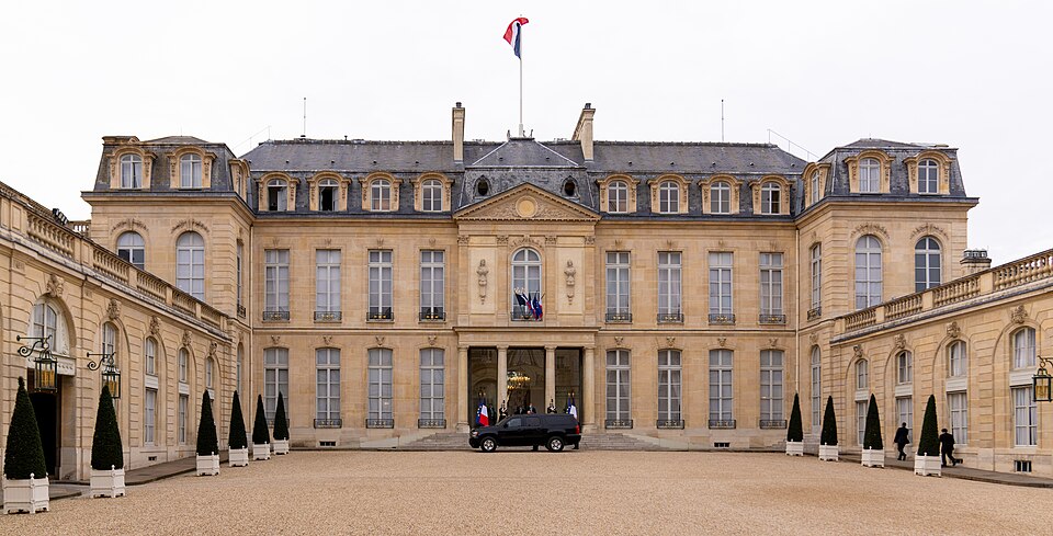 A photograph of Élysée Palace