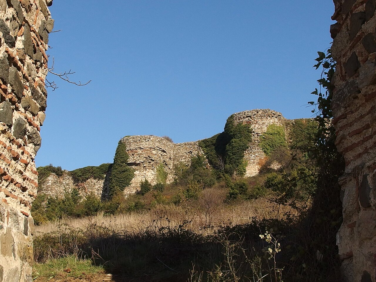 Yoros Castle の写真