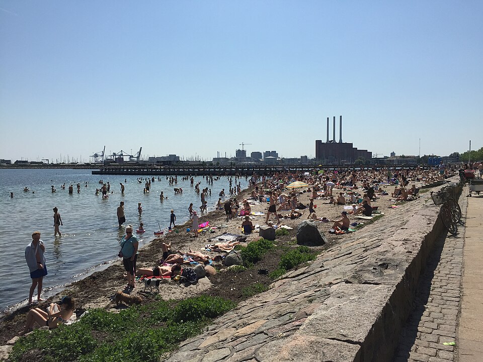 A photograph of Svanemølle Beach