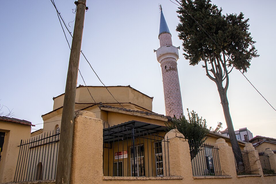 A photograph of Emetli Camii