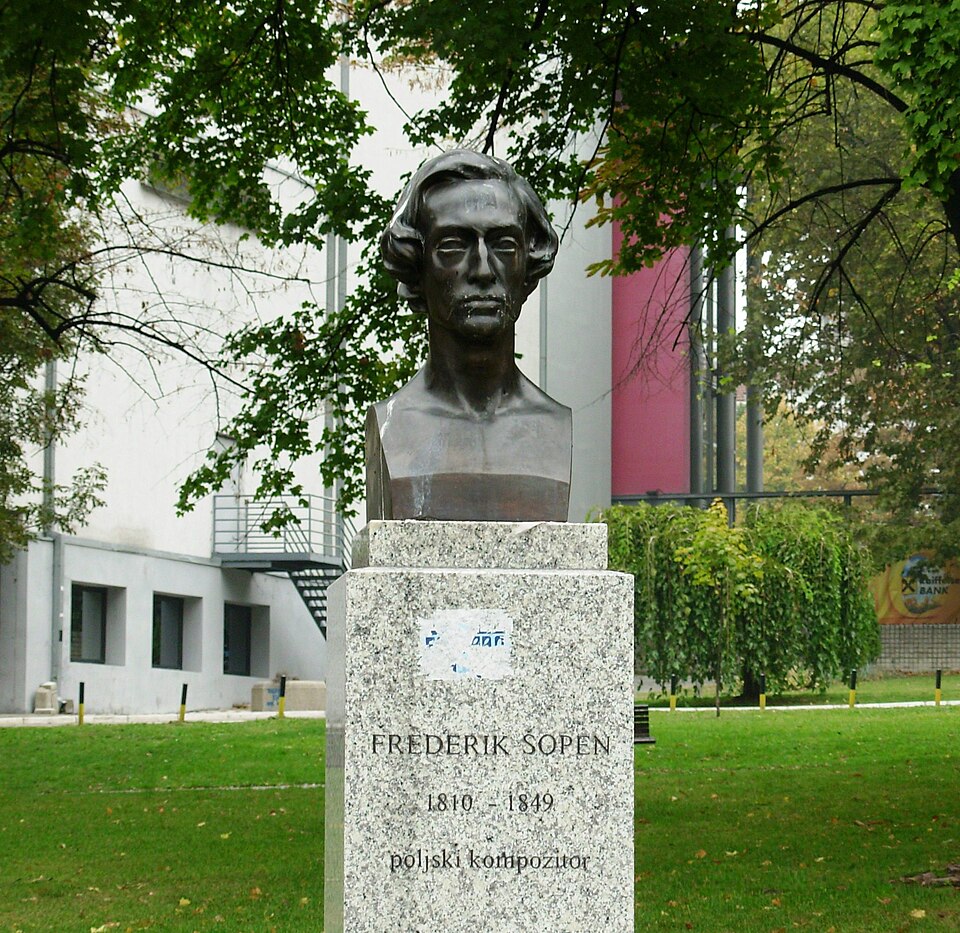 A photograph of Bust of Frédéric Chopin