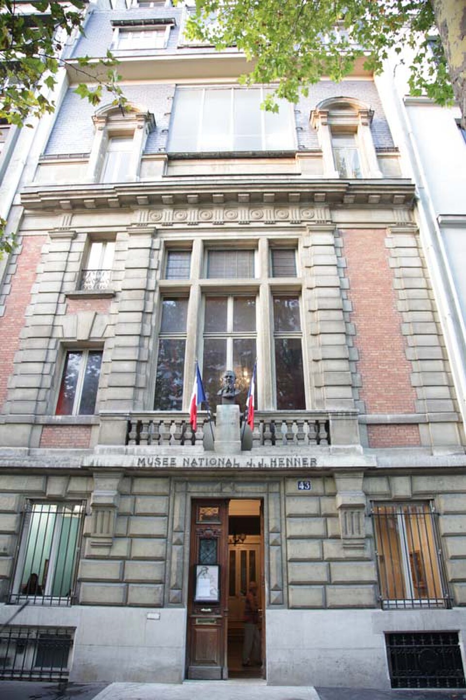 A photograph of Musée national Jean-Jacques Henner