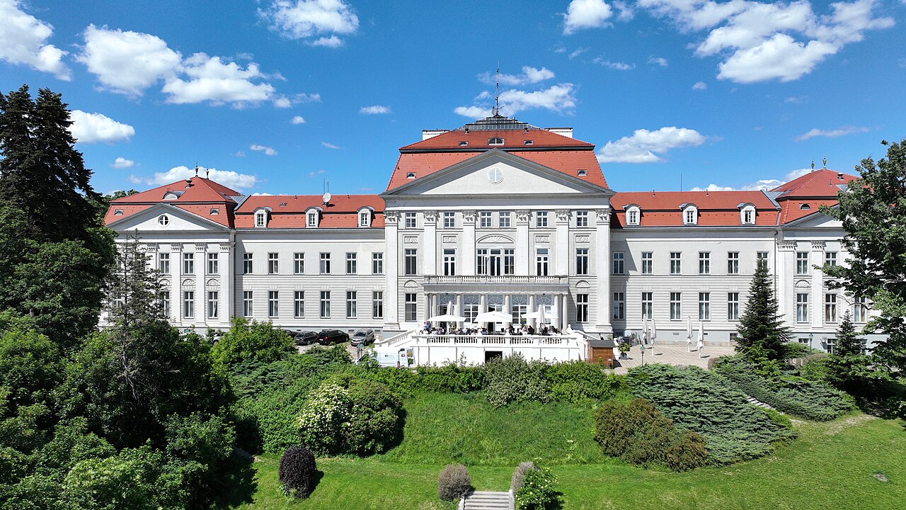 Wilhelminenberg Kalesi
