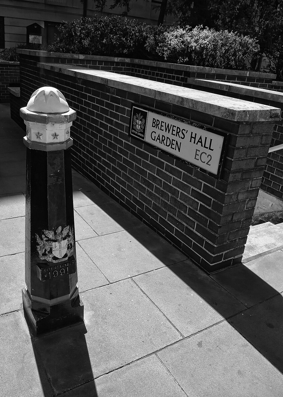 A photograph of Brewers' Hall Garden