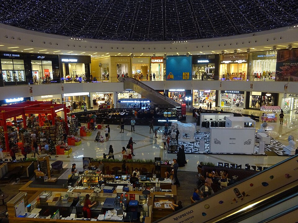 A photograph of Dubai Marina Mall