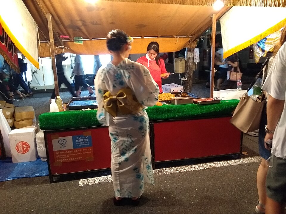 A photograph of ヤマミツワ酒販店