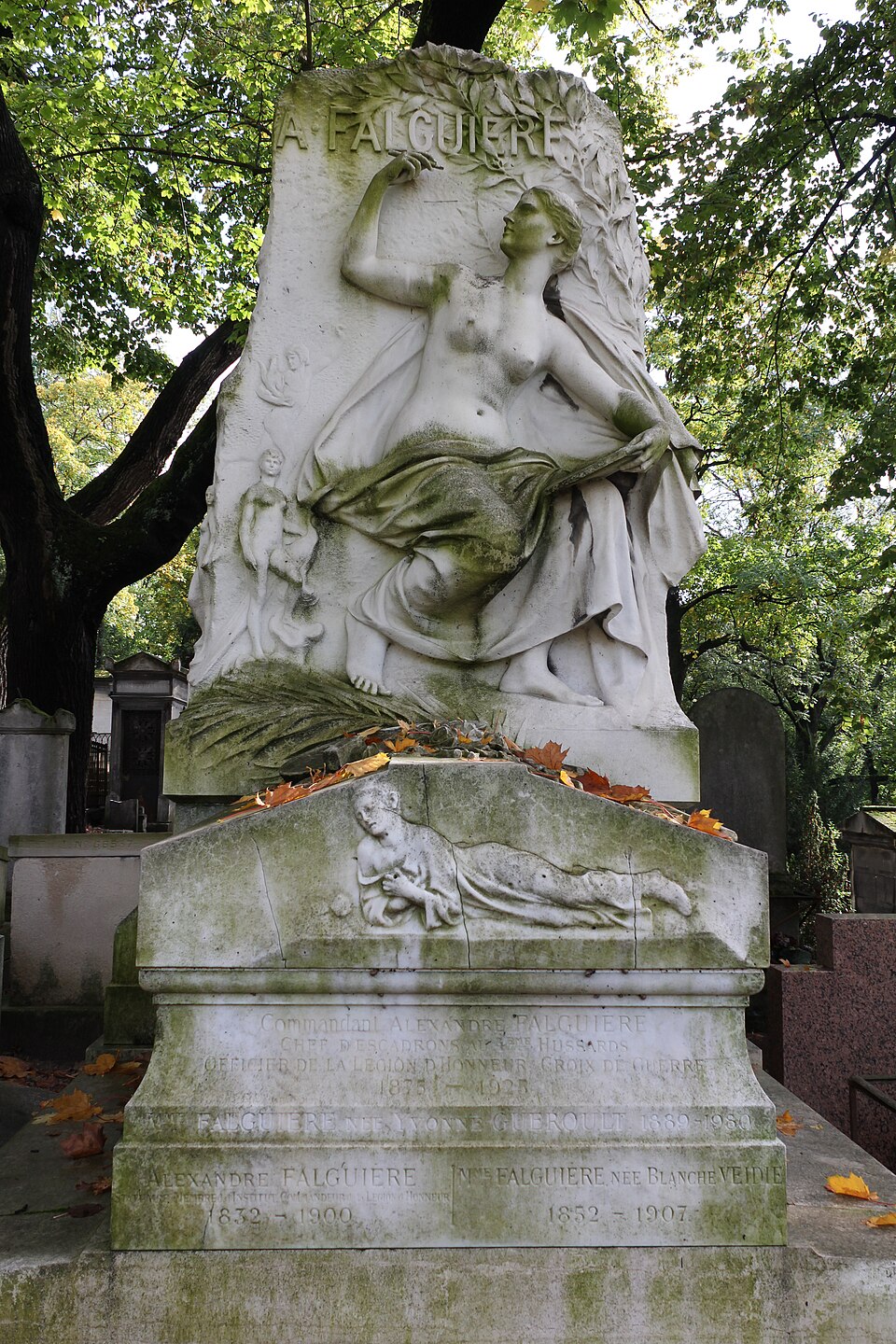 A photograph of Alexandre Falguière's grave