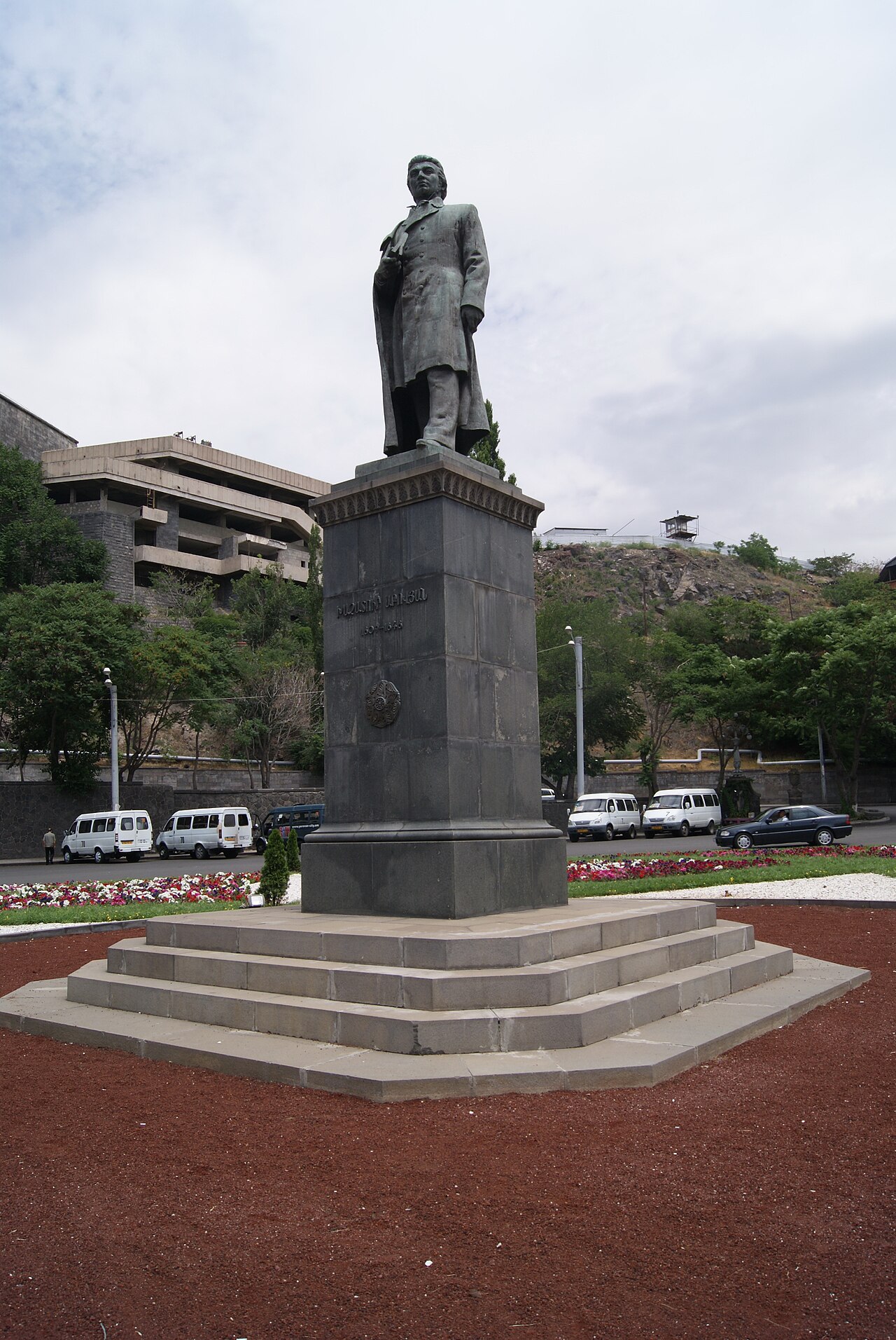 Abovian statue fotoğrafı
