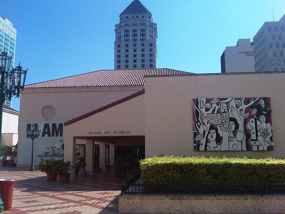 A photograph of Pérez Art Museum Miami