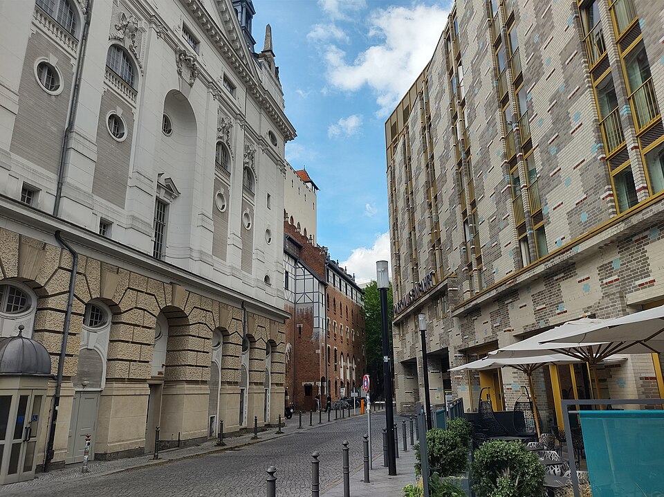 A photograph of Theater des Westens