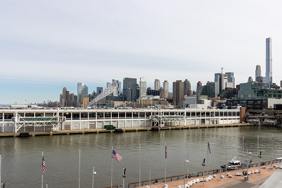 A photograph of Intrepid Sea, Air & Space Museum