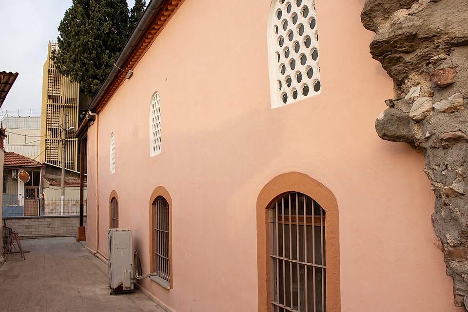 A photograph of Grand Mosque