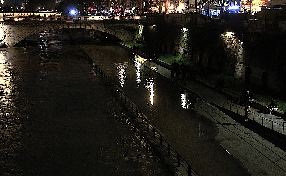 A photograph of pont au Change