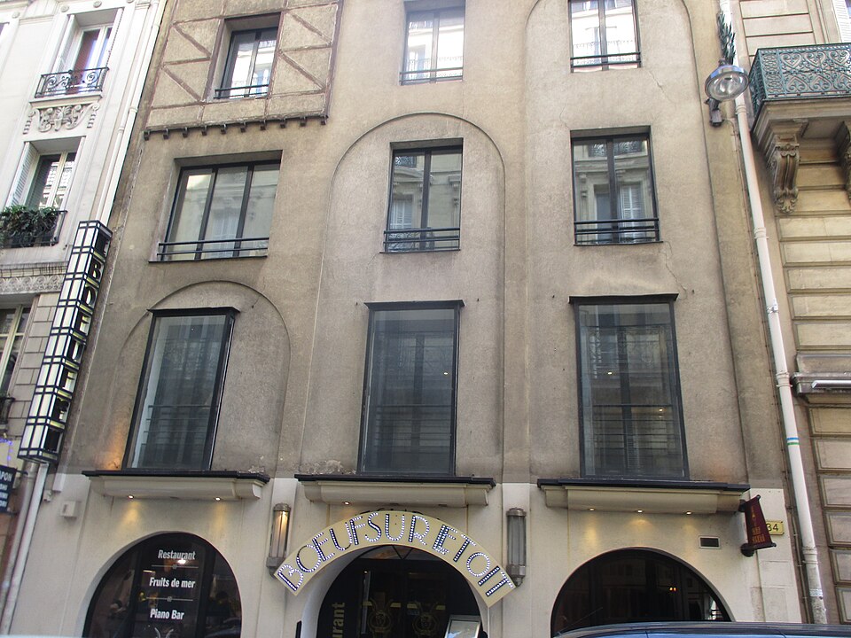 A photograph of Le Bœuf sur le toit