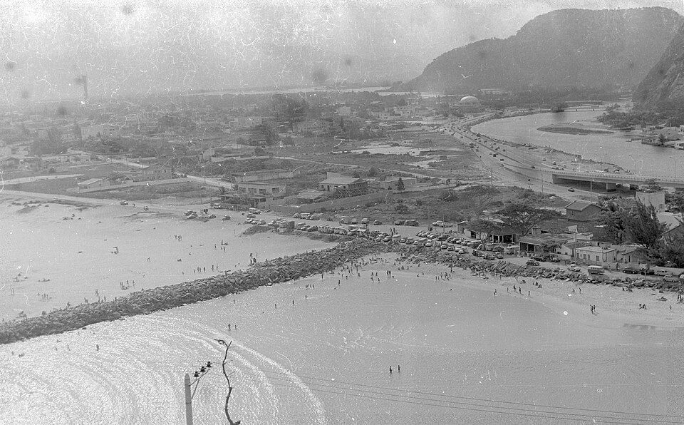 A photograph of Praia da Joatinga