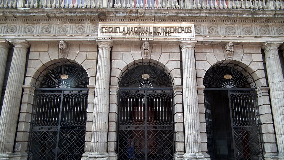 A photograph of Palacio de Minería