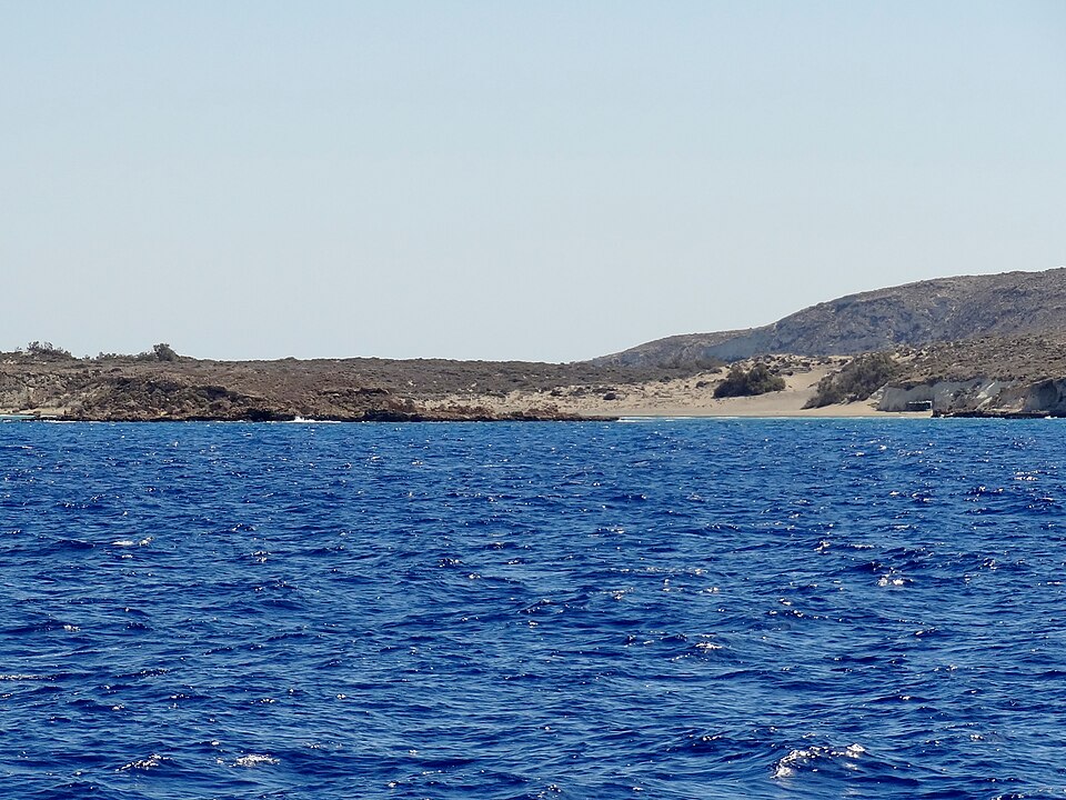 A photograph of Λευκή