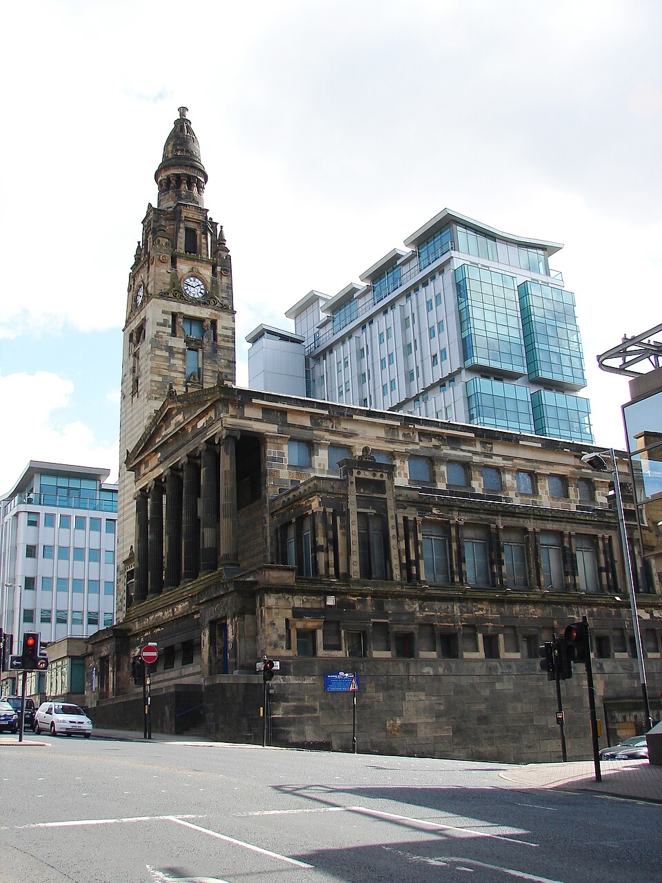 A photograph of St Vincent Street Church