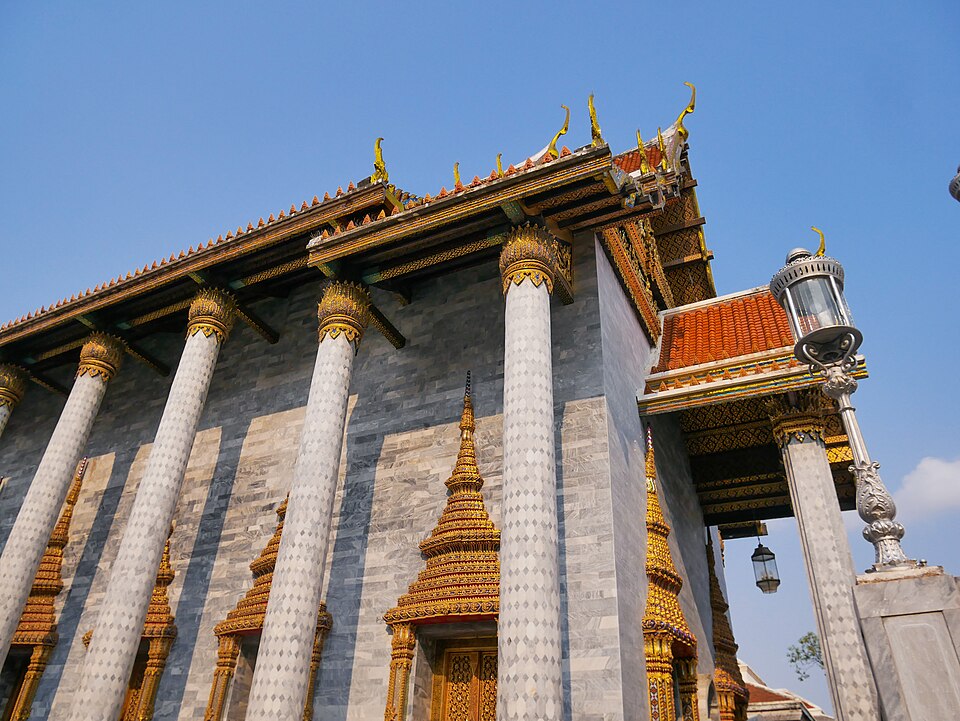 A photograph of Wat Ratchapradit