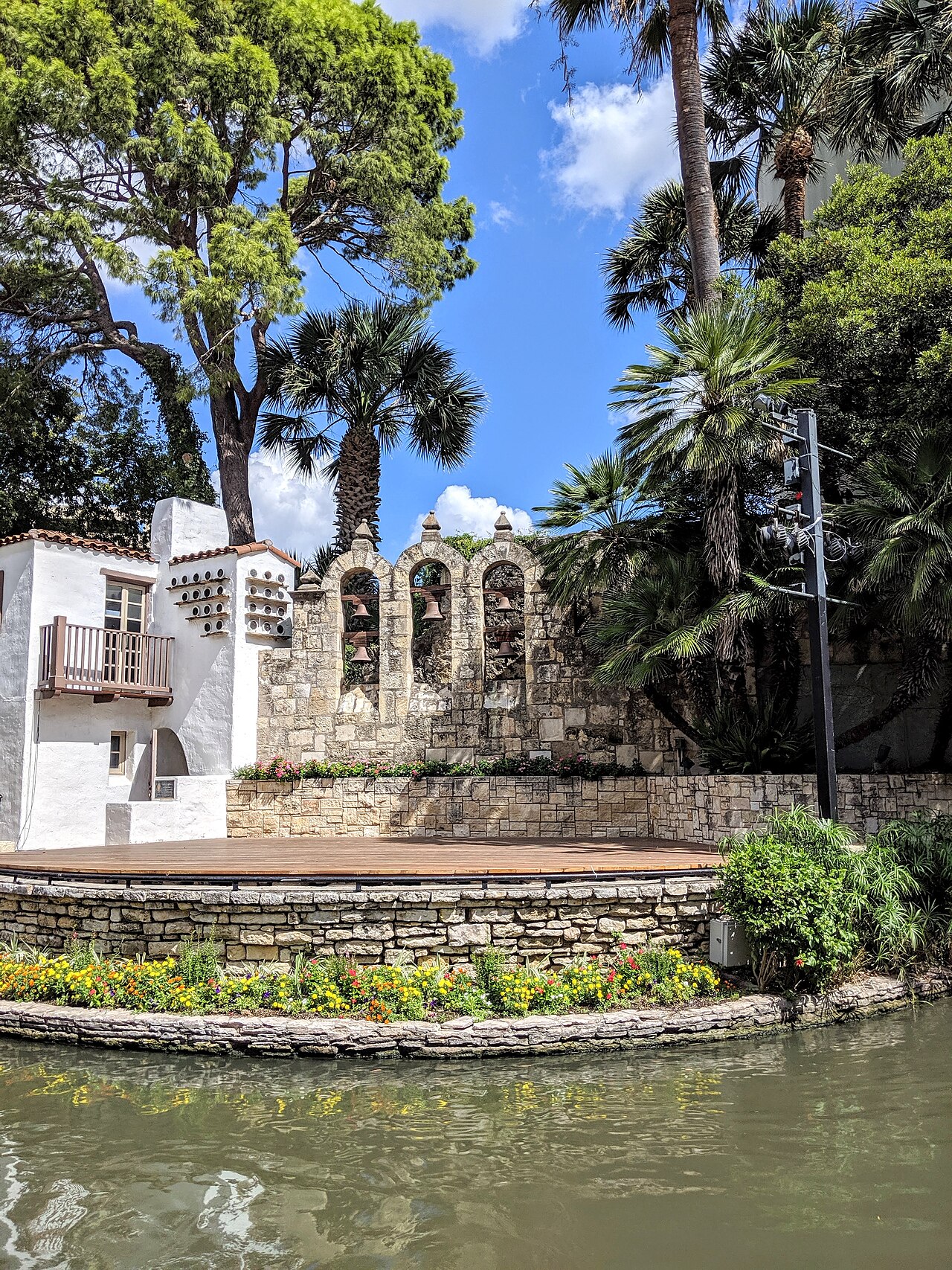 River Theater fotoğrafı