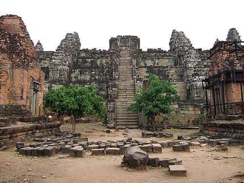 ប្រាសាទភ្នំបាខែង