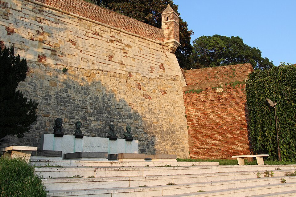 A photograph of Tomb of national heroes on Kalemegdan